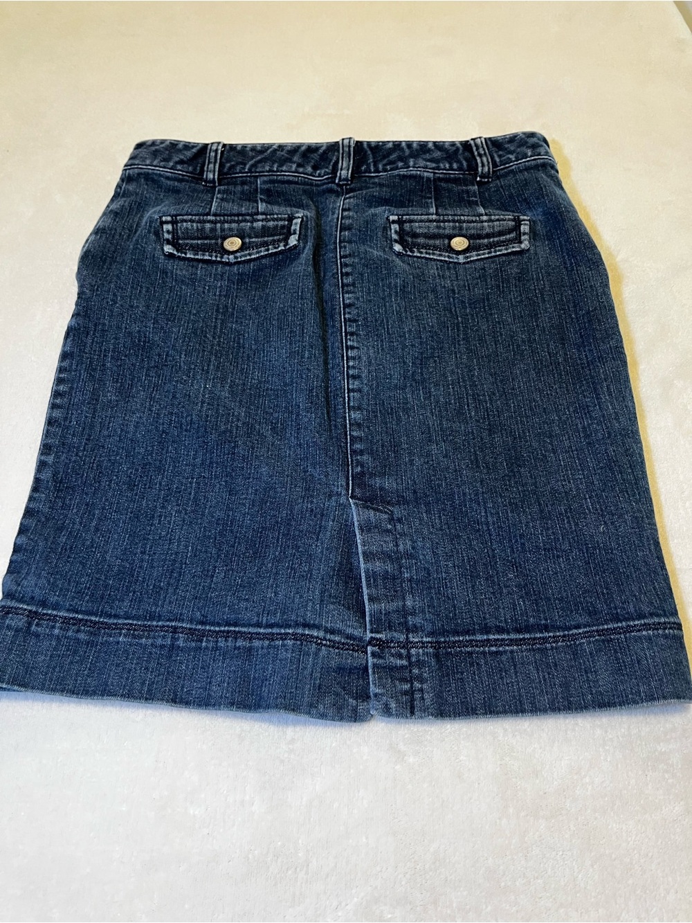 💙 Ann Taylor LOFT Denim A-Line Skirt | Size 4 | Classic Dark Wash - Picture 4 of 5